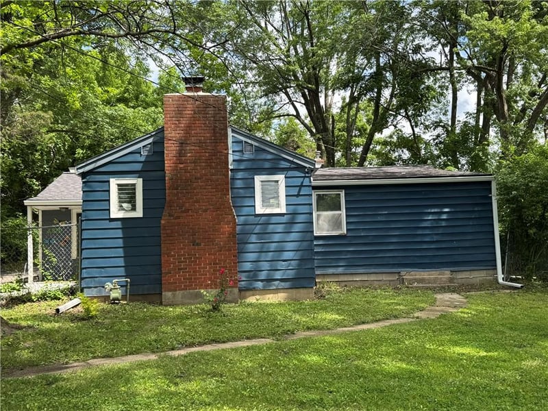 8020 92nd St, Kansas City, MO 64138