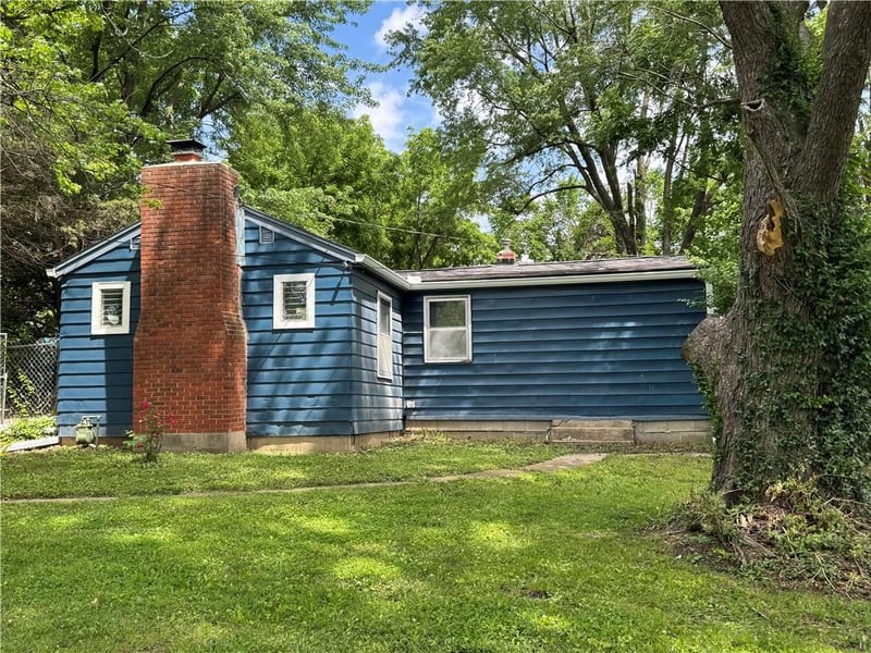 8020 92nd St, Kansas City, MO 64138