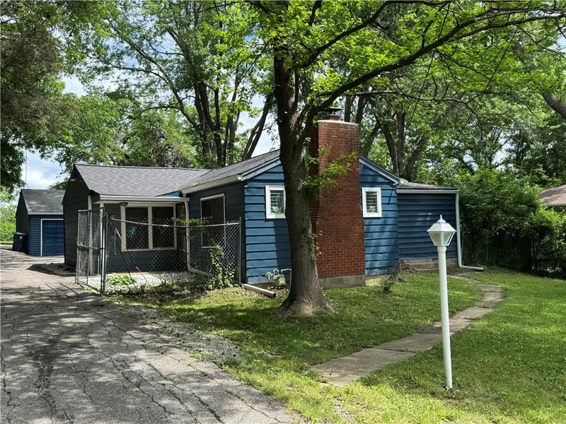 8020 92nd St, Kansas City, MO 64138