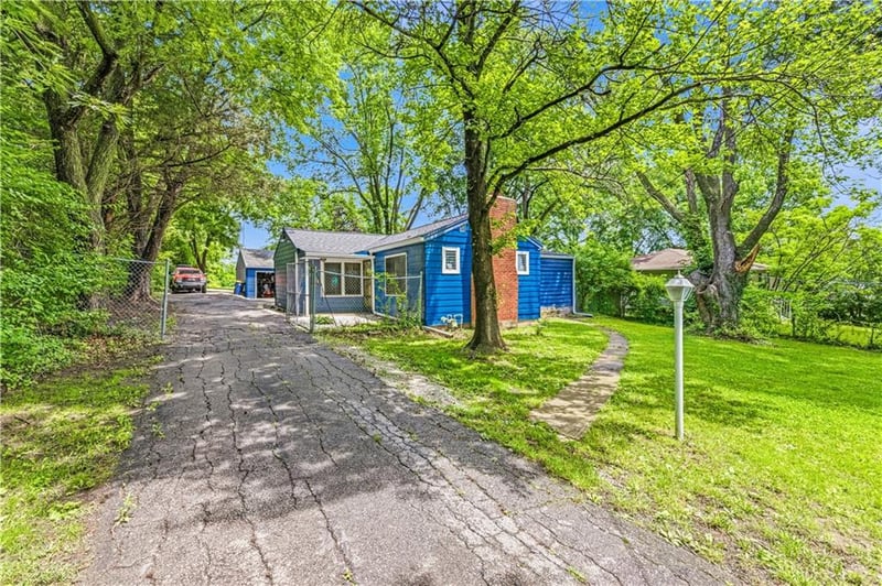 8920 E 92nd St, Kansas City, MO 64138