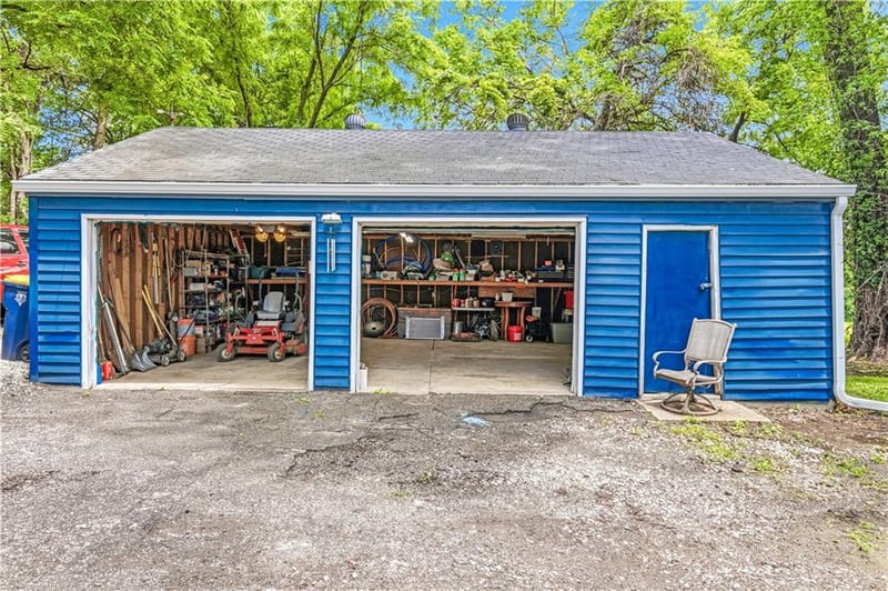 8920 E 92nd St, Kansas City, MO 64138