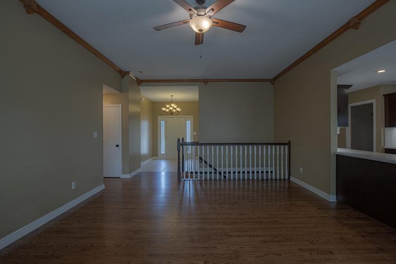 19507 Woodsbury Rd, Independence, MO 64058