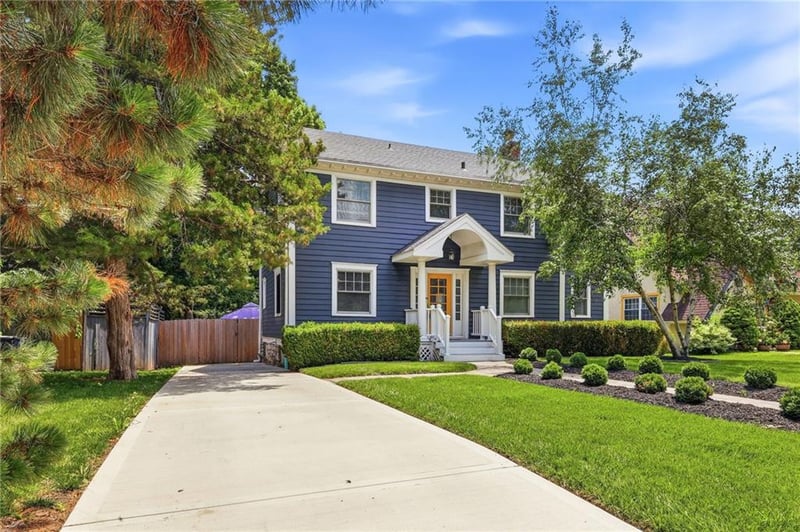 7441 Summit St, Kansas City, MO 64114