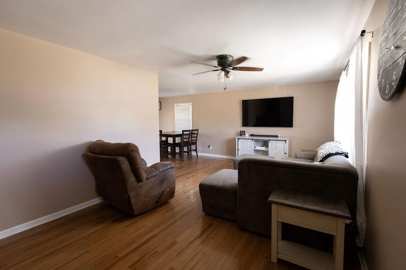 1501 Tamara Dr, St Joseph, MO 64506