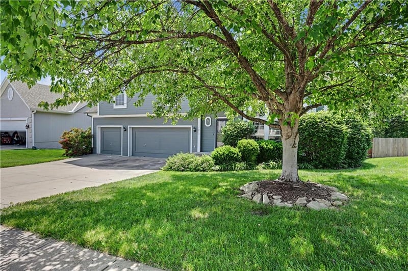 17013 43rd St, Independence, MO 64055