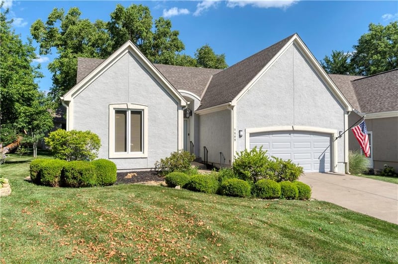 7809 117th Ter, Overland Park, KS 66210