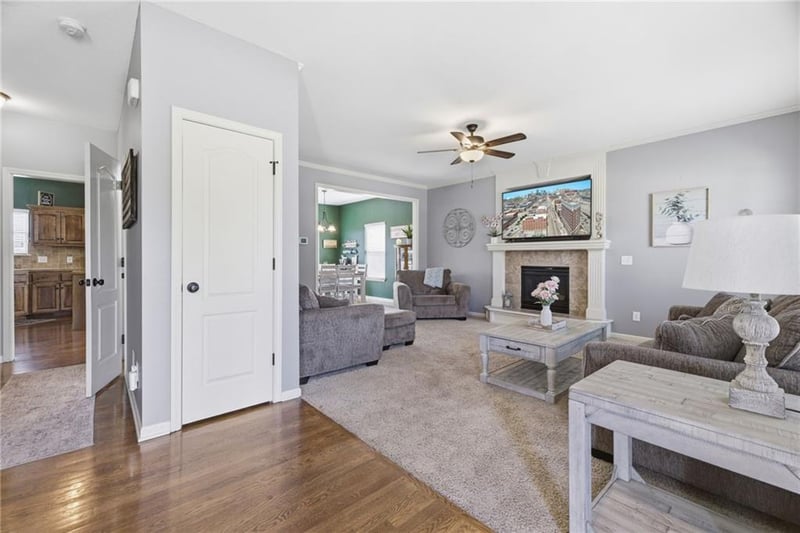 8909 NE 117th St, Kansas City, MO 64157