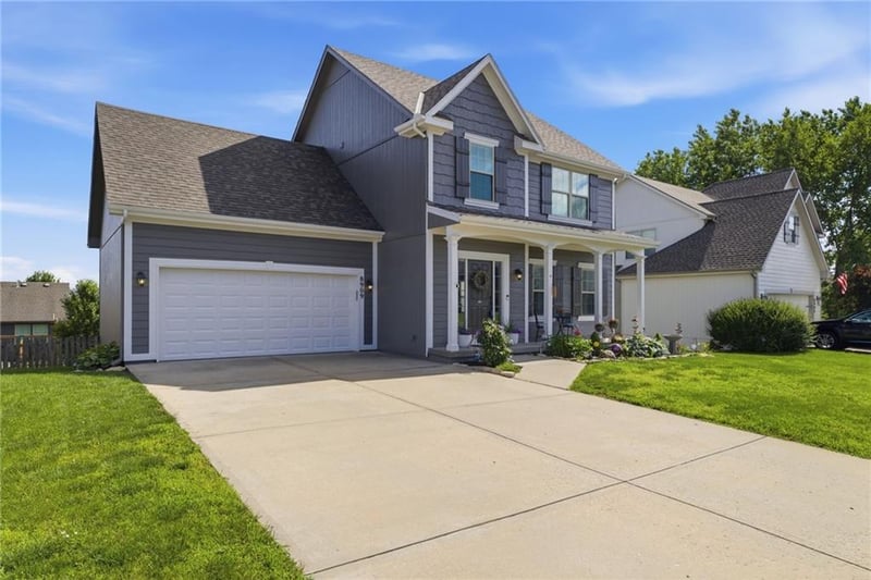 8909 NE 117th St, Kansas City, MO 64157