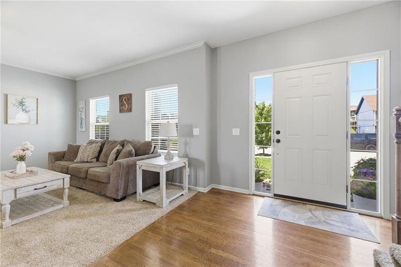 8909 NE 117th St, Kansas City, MO 64157