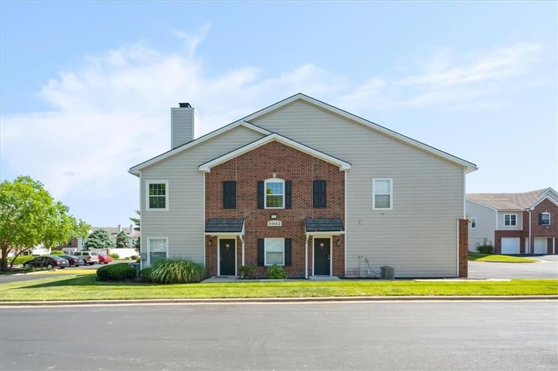 11612 Tomahawk Creek Pw #B, Leawood, KS 66211
