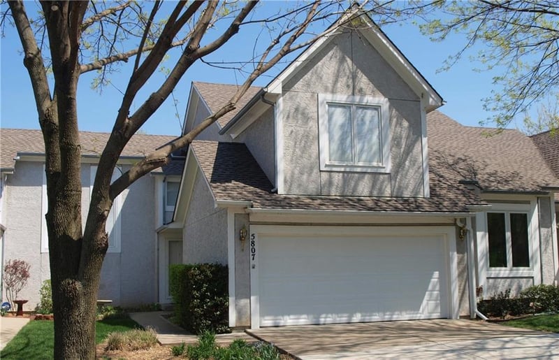 5807 Park Cir, Shawnee, KS 66216
