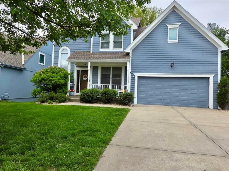 8202 144th Ter, Overland Park, KS 66223