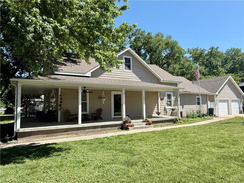 208 S Beaubein St, Silver Lake, KS 66539