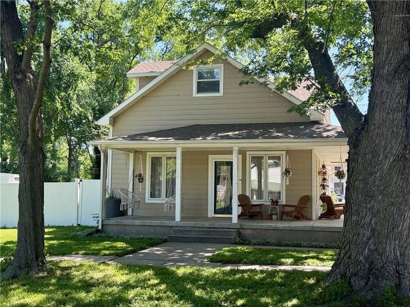 208 S Beaubein St, Silver Lake, KS 66539