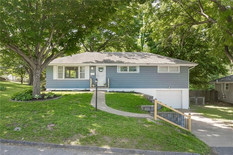 3620 Jackson St, St Joseph, MO 64507
