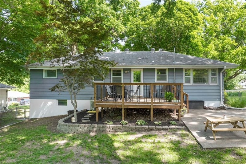 3620 Jackson St, St Joseph, MO 64507