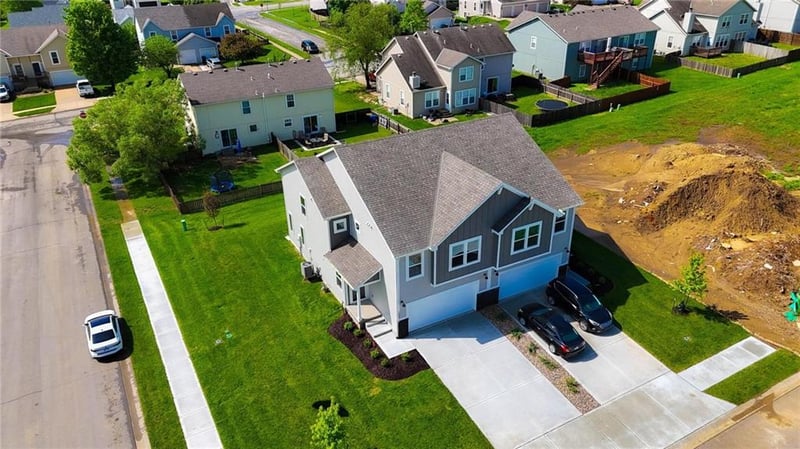 1413 4th St, Louisburg, KS 66053