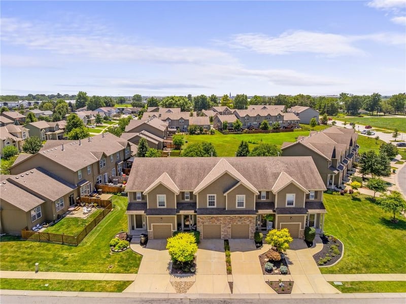 725 W Jefferson St, Gardner, KS 66030
