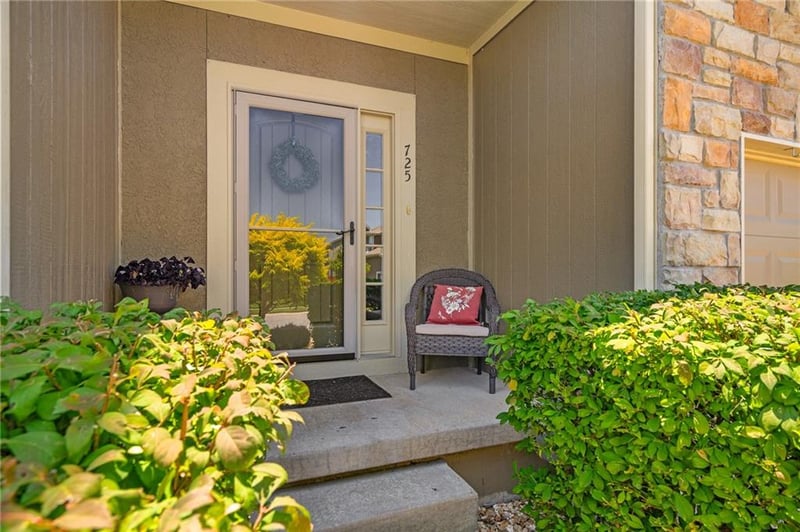 725 W Jefferson St, Gardner, KS 66030