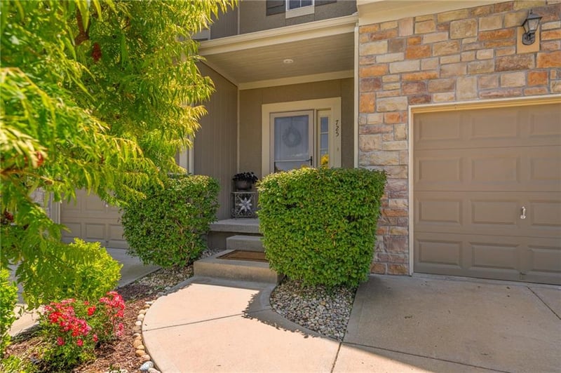 725 W Jefferson St, Gardner, KS 66030