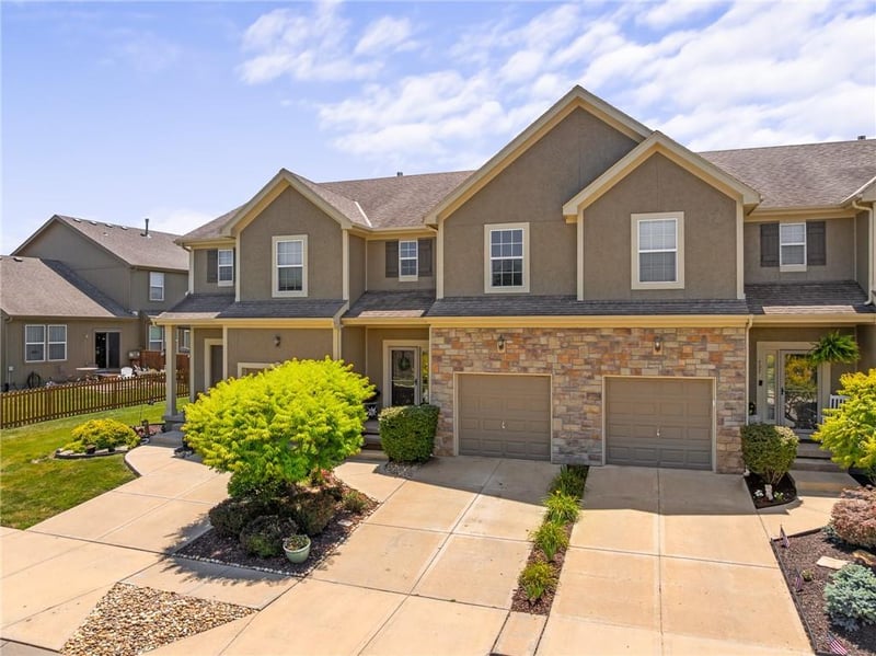 725 W Jefferson St, Gardner, KS 66030