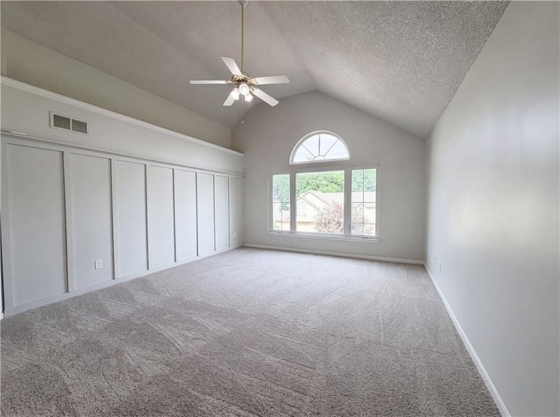 4304 Shrank Ct, Independence, MO 64055