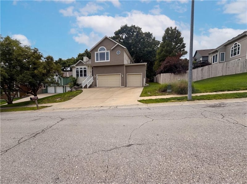 4304 Shrank Ct, Independence, MO 64055