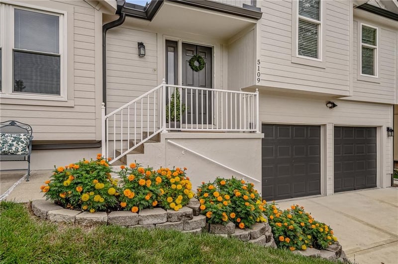 5109 Rosehill Rd, Shawnee, KS 66216