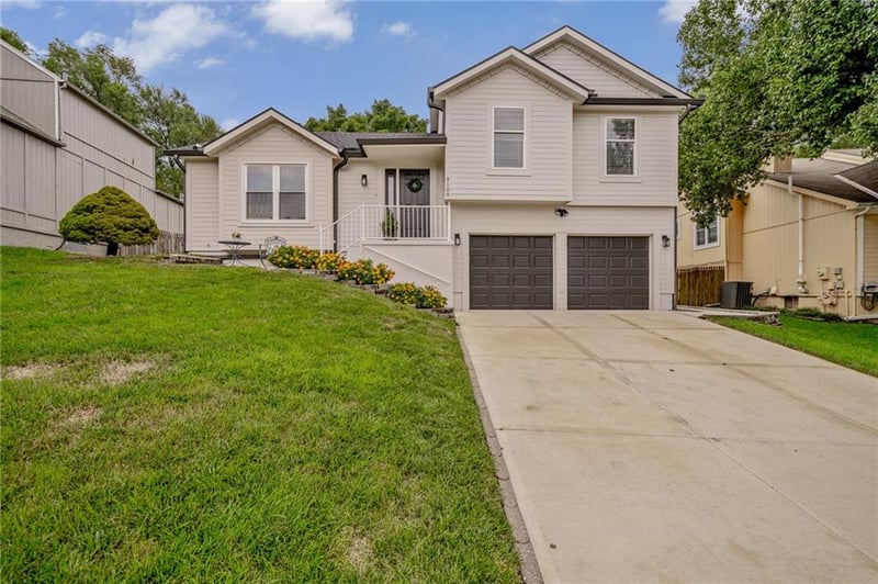 5109 Rosehill Rd, Shawnee, KS 66216