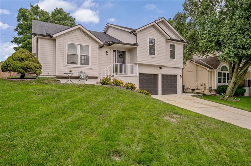 5109 Rosehill Rd, Shawnee, KS 66216