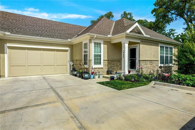 722 110th Ter, Kansas City, MO 64131