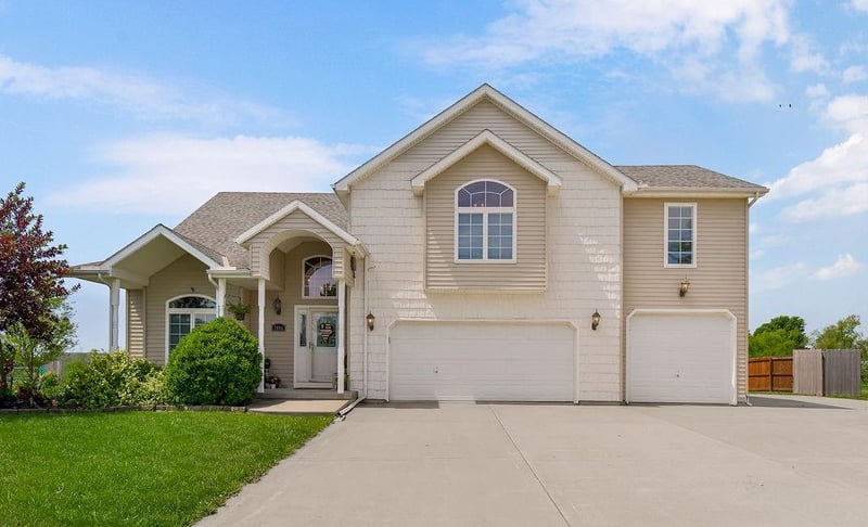 7086 Crystal Ln, Trimble, MO 64492