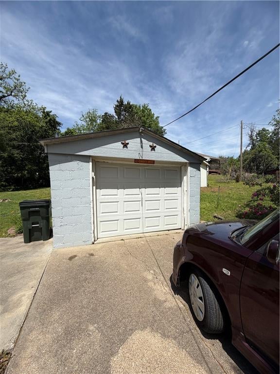 908 Chestnut St, Leavenworth, KS 66048