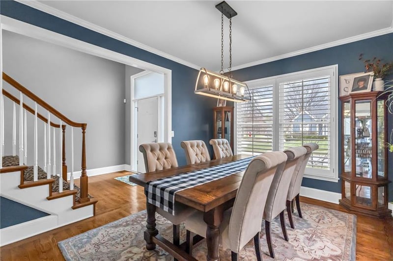 1327 Huntington Dr, Liberty, MO 64068