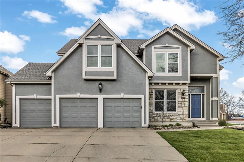 1327 Huntington Dr, Liberty, MO 64068