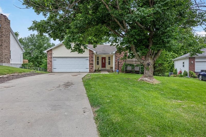 4518 Iris Ave, St Joseph, MO 64503
