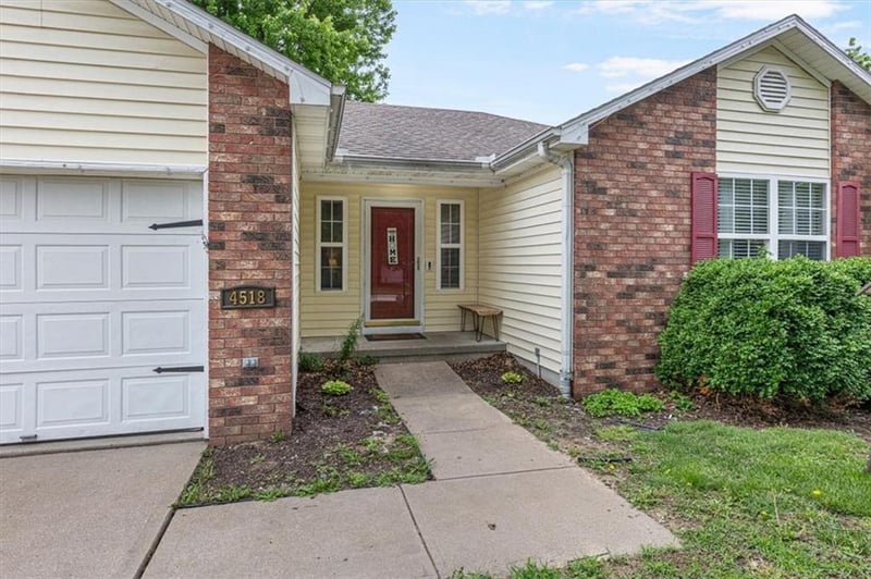 4518 Iris Ave, St Joseph, MO 64503