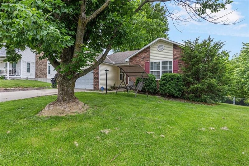 4518 Iris Ave, St Joseph, MO 64503