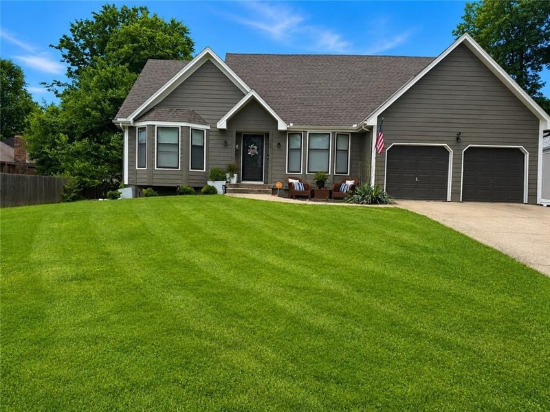 1400 6th Pl, Lee's Summit, MO 64063