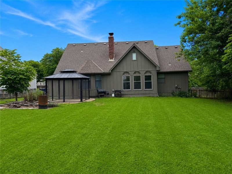1400 6th Pl, Lee's Summit, MO 64063