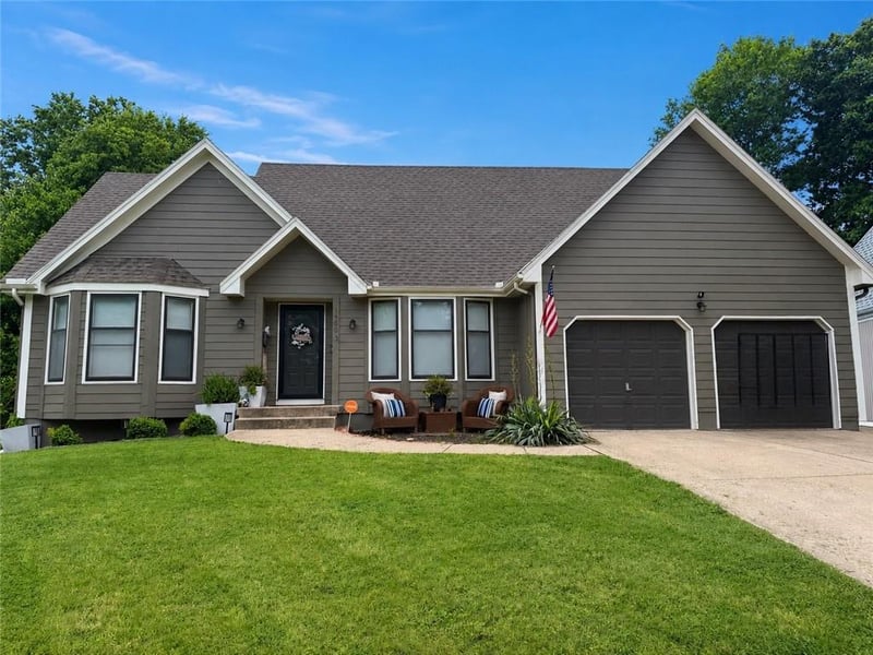 1400 6th Pl, Lee's Summit, MO 64063