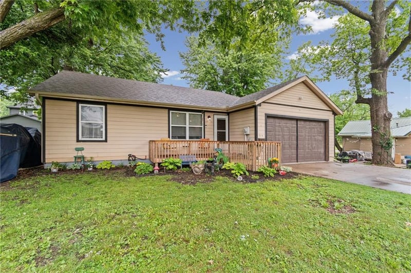 504 Wellington St, Richmond, MO 64085