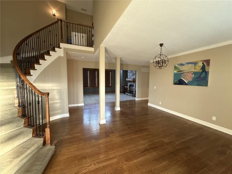 5739 Timber Hills Dr, Lee's Summit, MO 64064