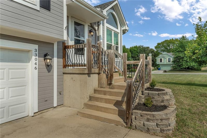 33046 88th Ter, De Soto, KS 66018