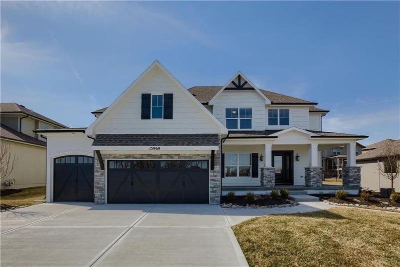 15969 165th St, Olathe, KS 66062