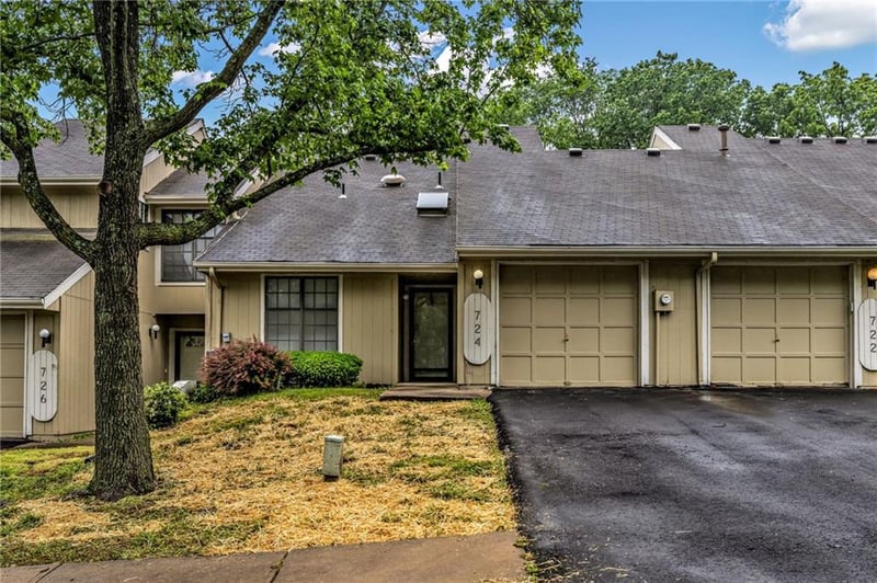 724 E 122nd Ter, Kansas City, MO 64146