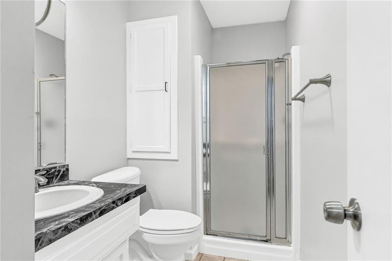 724 E 122nd Ter, Kansas City, MO 64146
