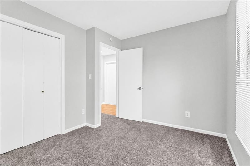 724 E 122nd Ter, Kansas City, MO 64146