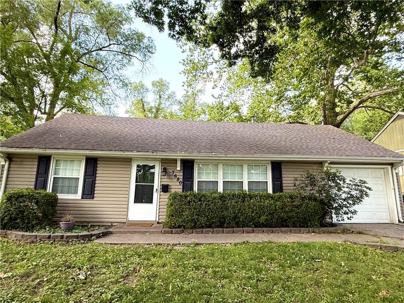7680 Rainbow Dr, Prairie Village, KS 66208