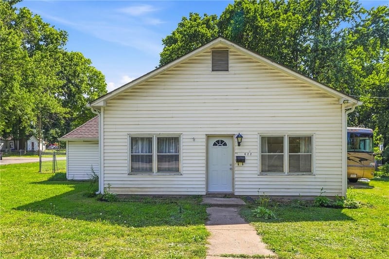 622 C St, Belton, MO 64012